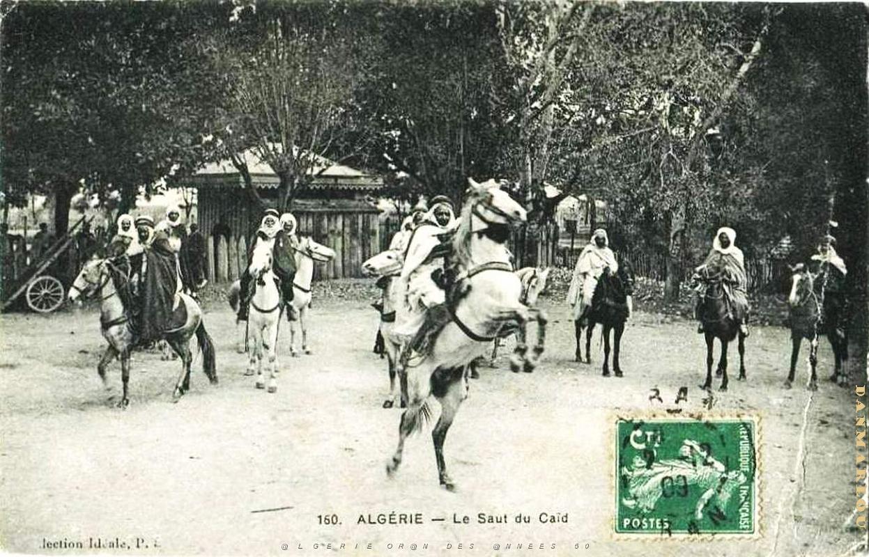 CA a- 145- Village negre.jpg